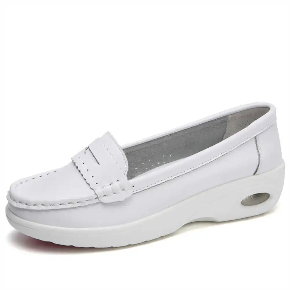 Thick Sole Slipon White Traine - مراجعة Men'S Grooming Lounge وسعره